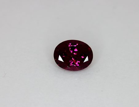 Granato Rodolite, taglio ovale, 3.06 ct